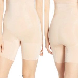 SPANX Oncore High-Waisted mid thigh shorts Large